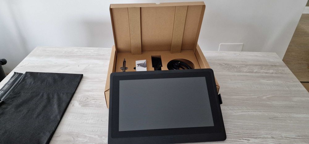 Tableta grafica Wacom Cintiq 16