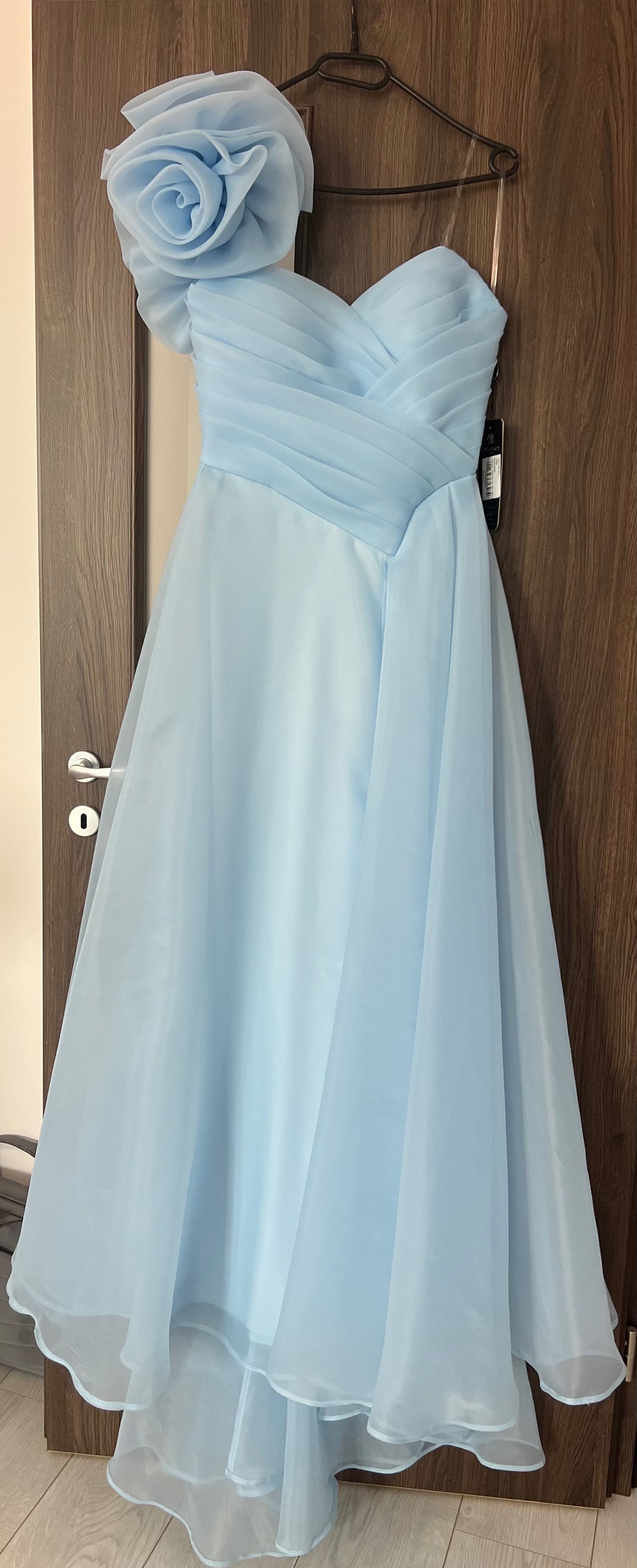 Rochie elegantă cu trena