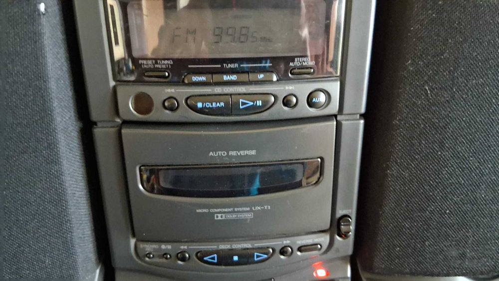 Mini sistem audio cu CD si 2 boxe JVC