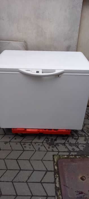 Lada frigorifica Libherr cu GARANTIE stare IMPECABILA