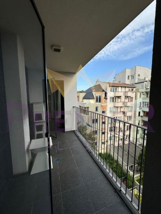 Дава се под наем Тристаен апартамент в Варна, Център - 107 кв.м за 1275 € - Снимка #7