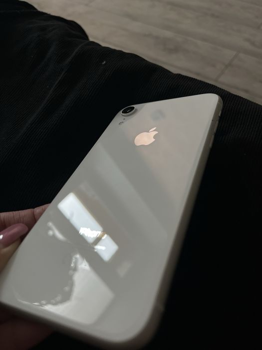 iPhone Xr продам