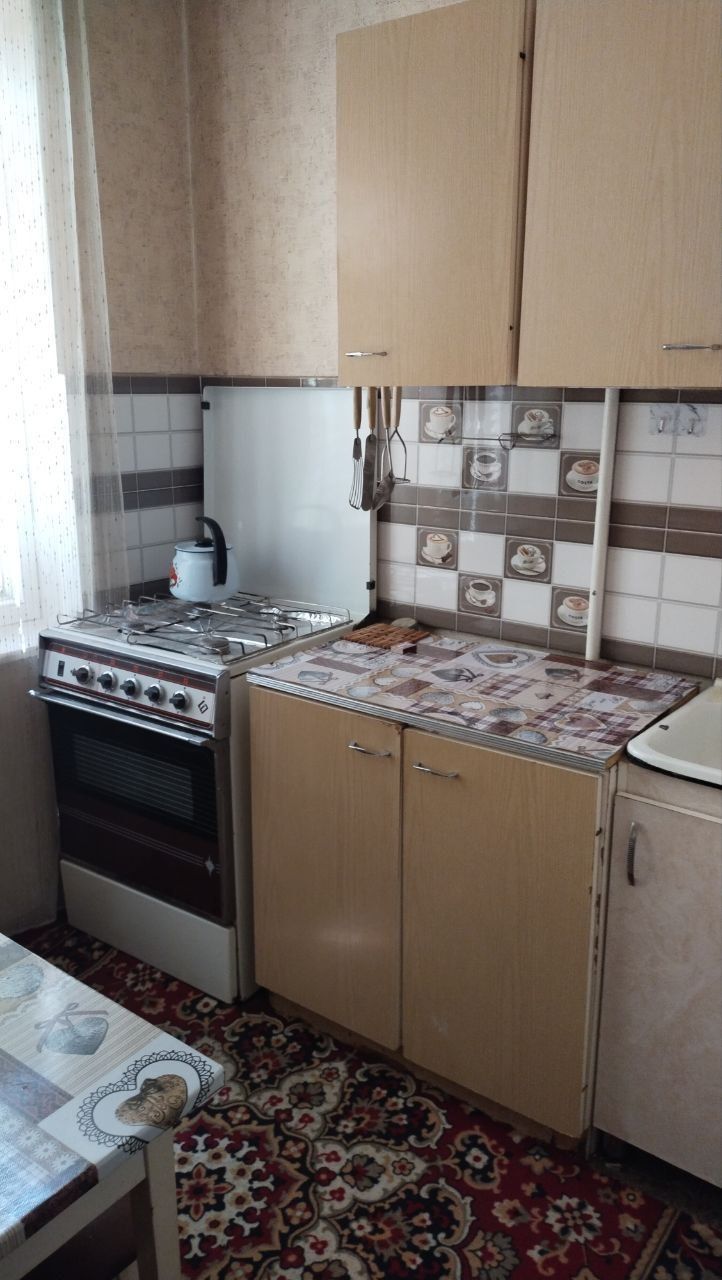 Сдаётся квартира Чиланзар 12 квартал 1/4/5 балкон 1,5 ×6