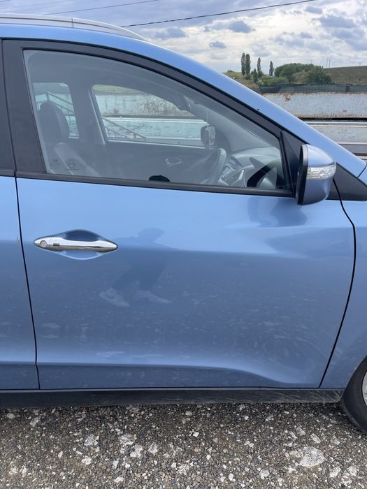 Usa Portiera dreapta fata Hyundai ix35 an 2010-2016 completa Ice Blue