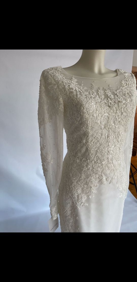 Vand Rochie de Mireasă stil sirenă