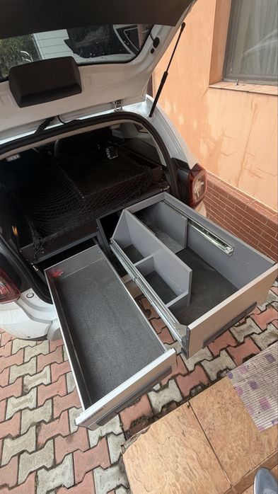 Cutii cu sertare demontate din porttbagaj Dacia Duster 2