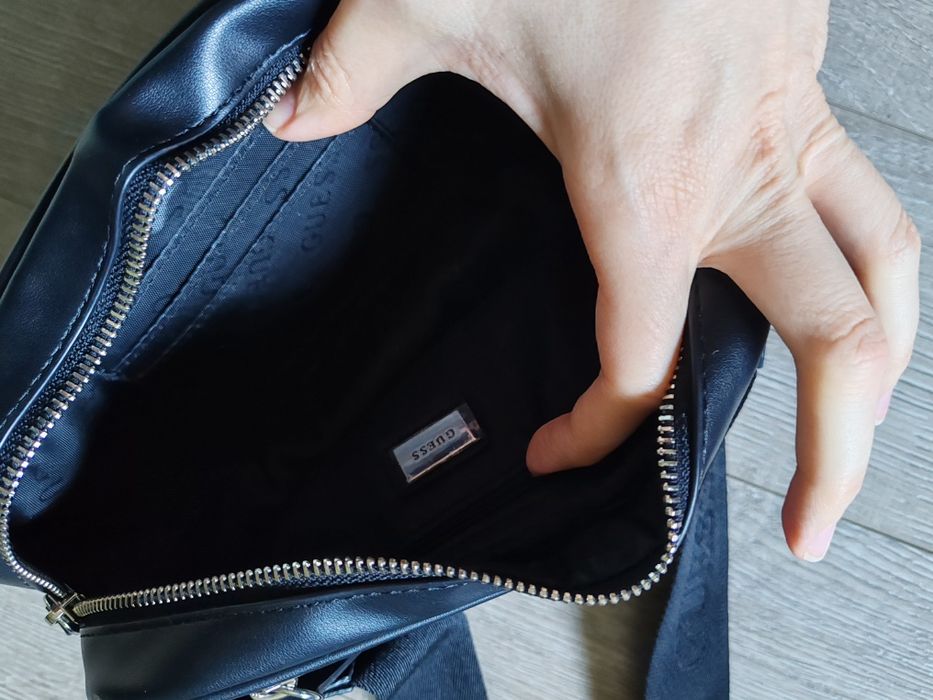Дамска чанта оригинална Guess