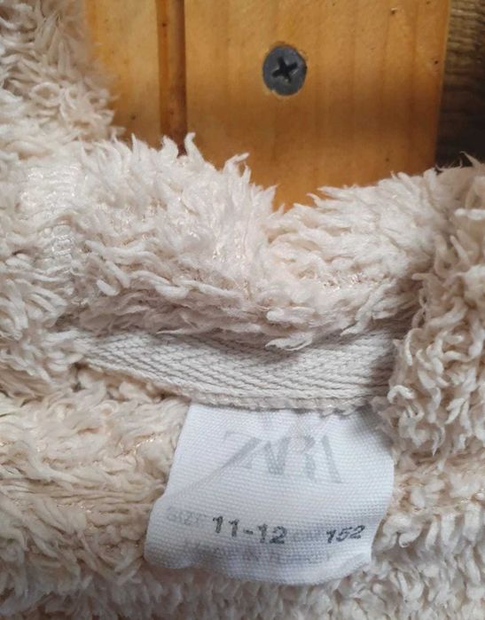 Hanorac Zara cu puf și glugă  - mărime XS