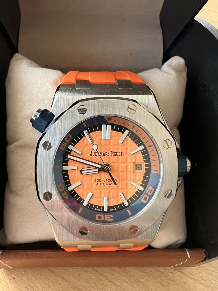 Часовник Piguet оранж