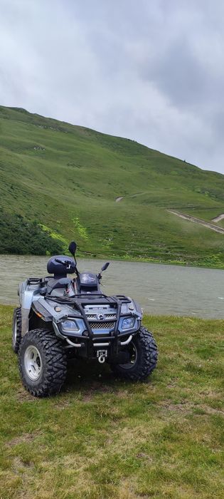 Vând can am 800!