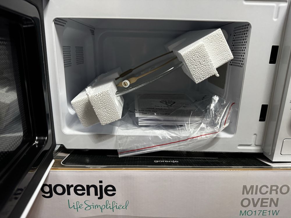 Vand cuptor cu microunde Gorenje 20L/800W