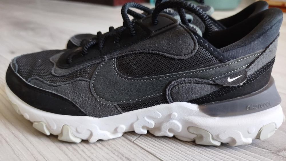 Дамски обувки/маратонки Nike