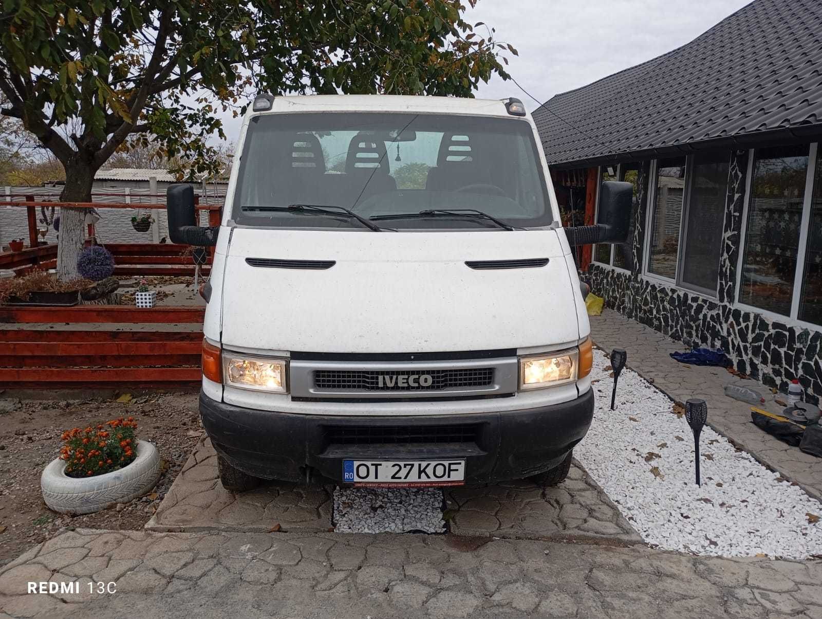 Vând camionetă .