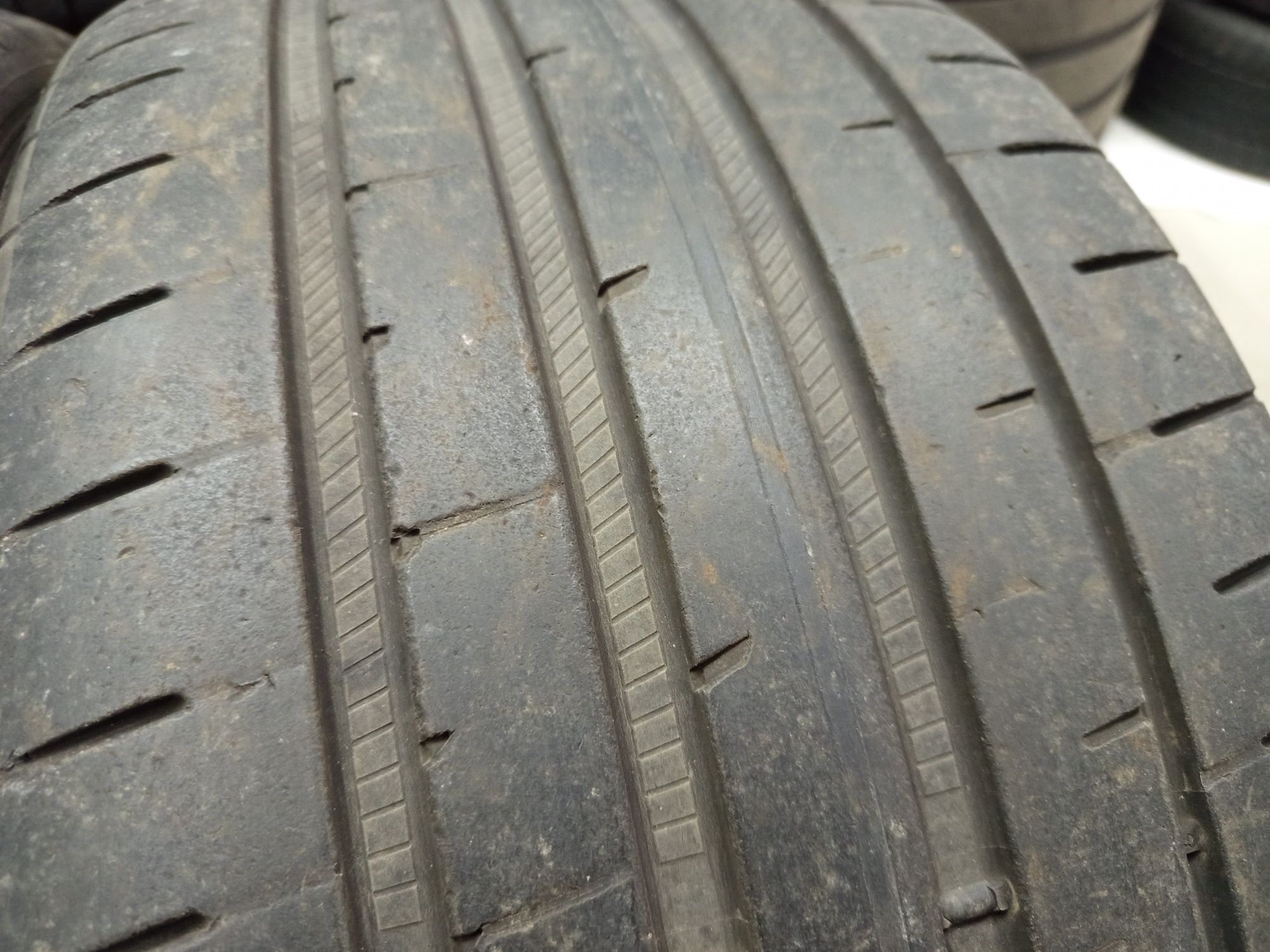 Goodyear 265/35/21-2бр