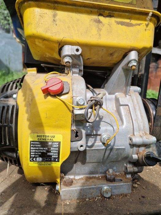 Tocator crengi, resturi vegetale