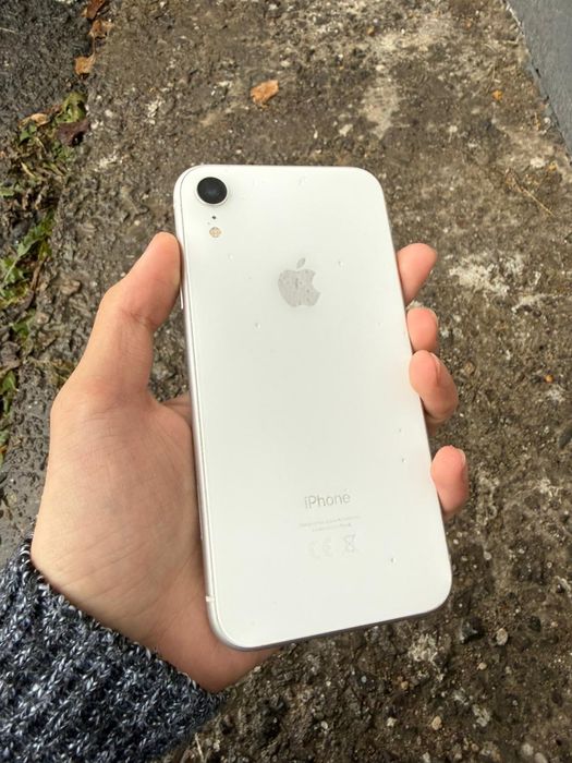 Продам iPhone Xr