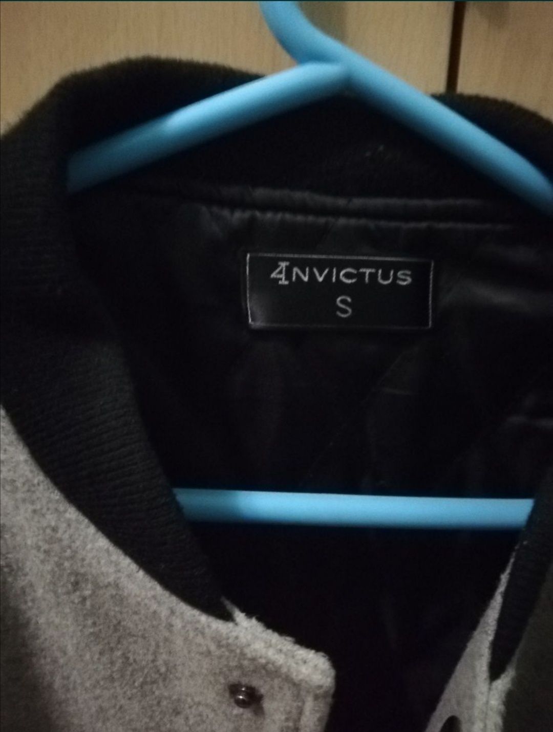 Продавам 4Invictus яке