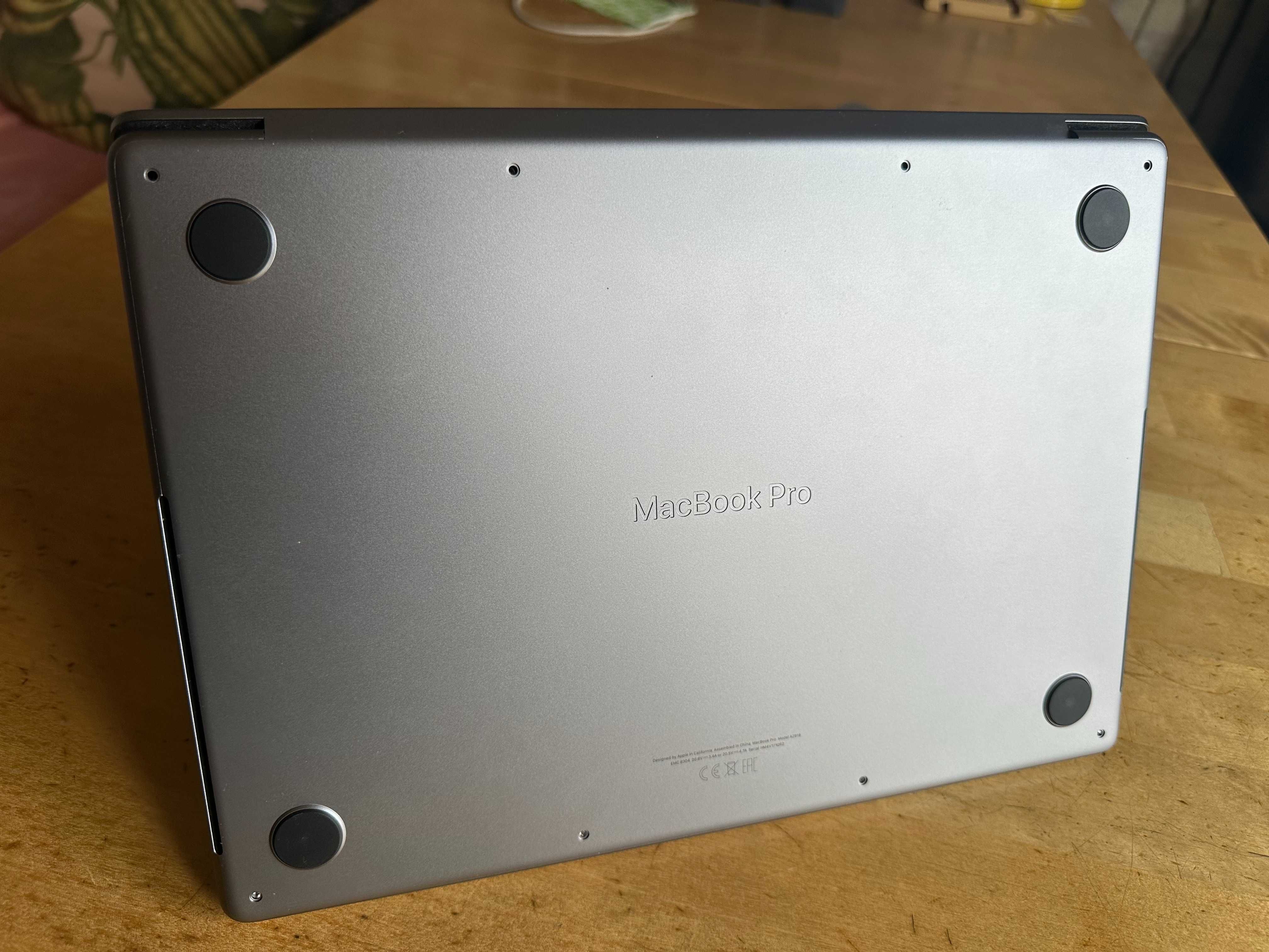 Apple Macbook Pro A2918 M3 без дъно 2023 г