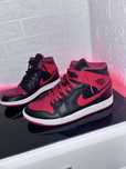 Jordan 1 mid bred