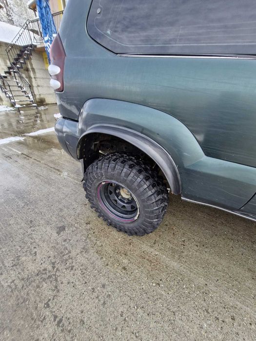 Toyota Land Cruiser- J12