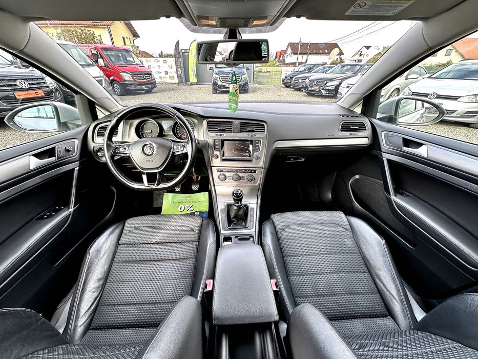 Golf 7 1,6 TDI 105 Cp An 2014 R-Line Xenon Navigație Climatronic