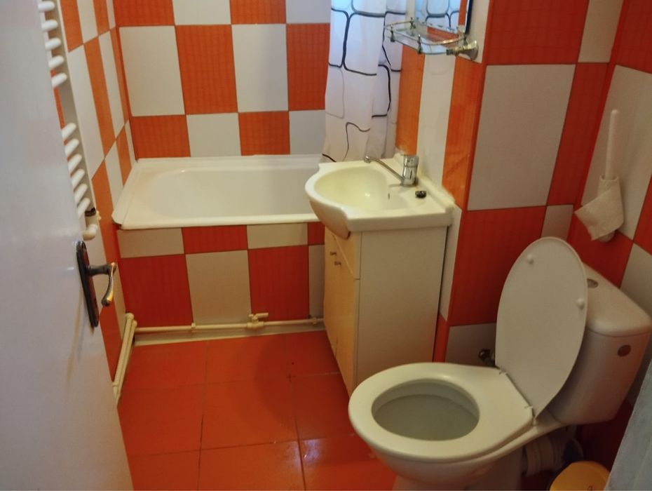 De închiriat apartament cu 3 camere zona Micro 3