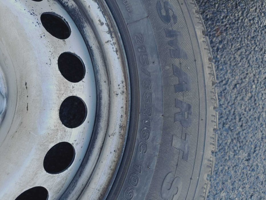 Vând jante vw T5 cu cauciucuri, janta se vinde si la bucata