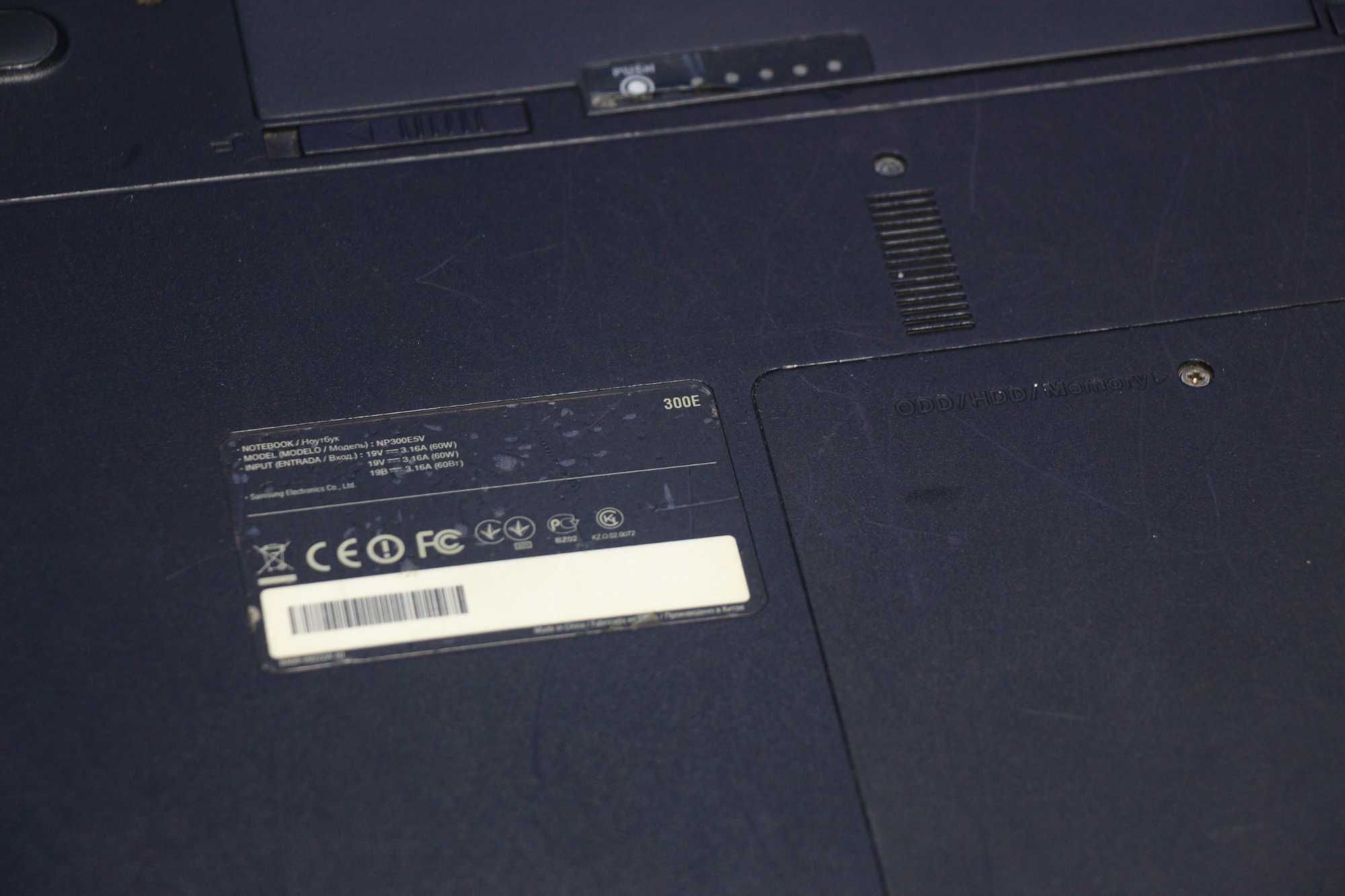 Zapchastga SAMSUNG [ NP300E5V] akumlator, zaryadka 4GB ram