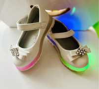 Pantofi eleganti cu luminite