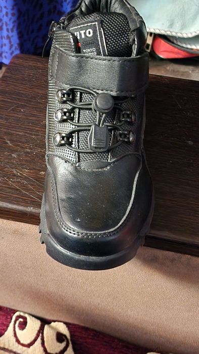 Продам обувь для мальчика абсолютно новую о