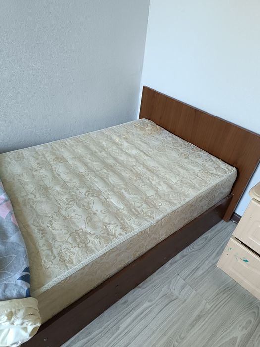 Продам кровать односпальную