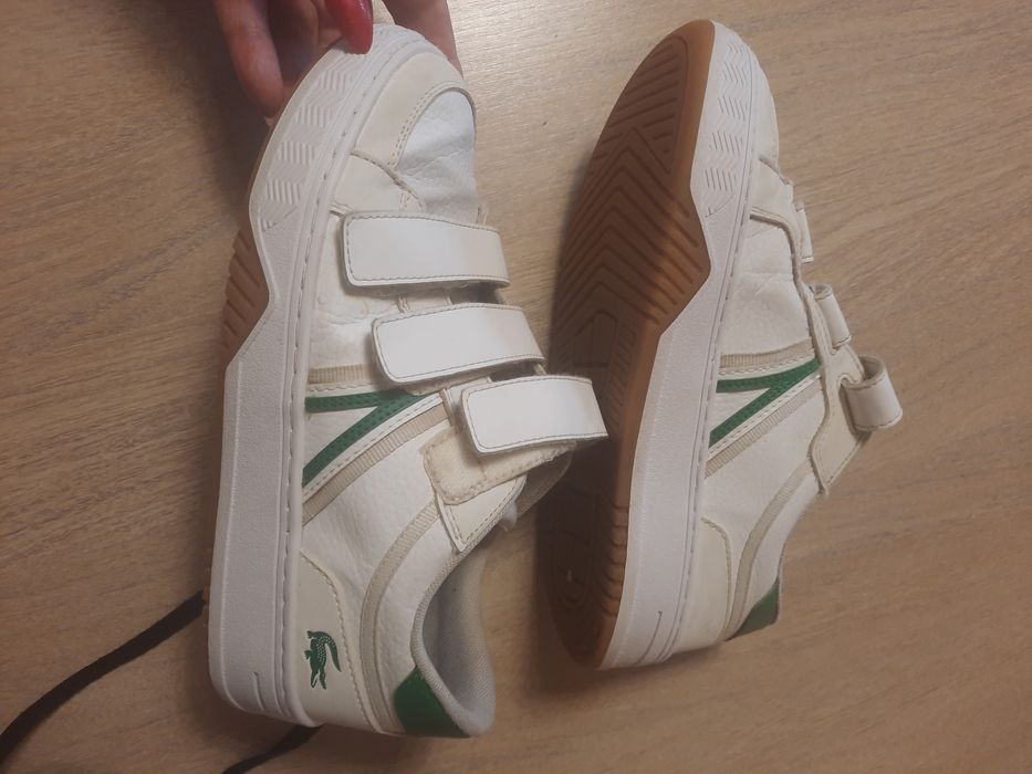 Vand 2 perechi de pantofi sport copii