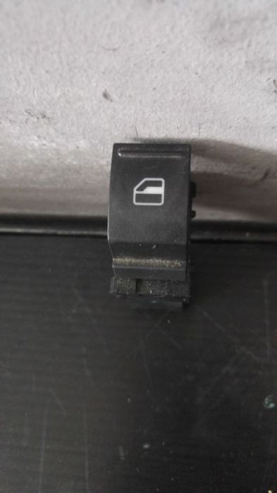 Buton deschidere geamuri dreapta spate vw passat b6 7l6359855b