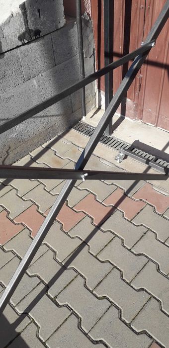 Vand uscător de haine din fier rezistent pe viață !