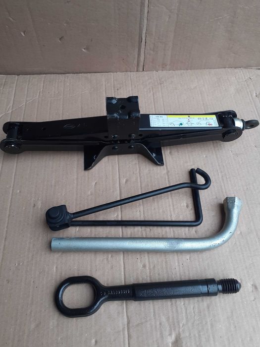 Cric,cheie roti,cui-tractare VW Tiguan, Caddy, SKODA Kodiaq, AUDI Q3