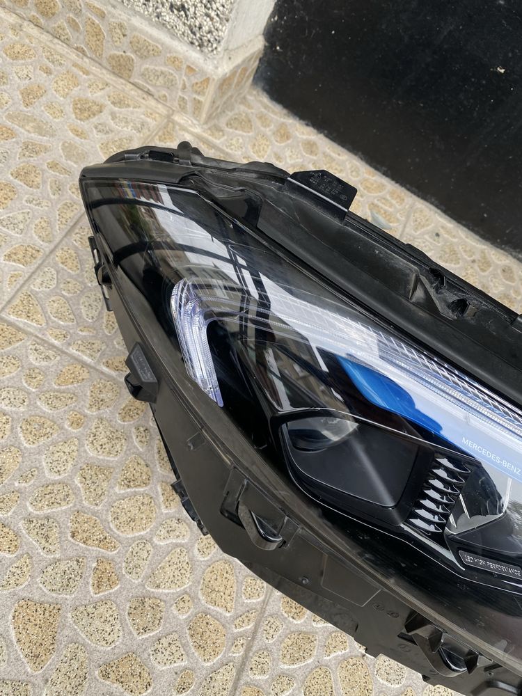 Десен фар far за Мерцедес Mercedes EQA EQB W243