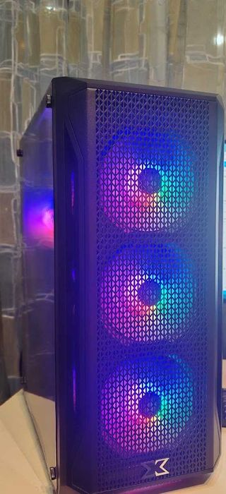 Продавам Гейм РС Ryzen 5 5500/16Gb/512Gb SSD+1TB HDD/ 1660 Super/Гаран