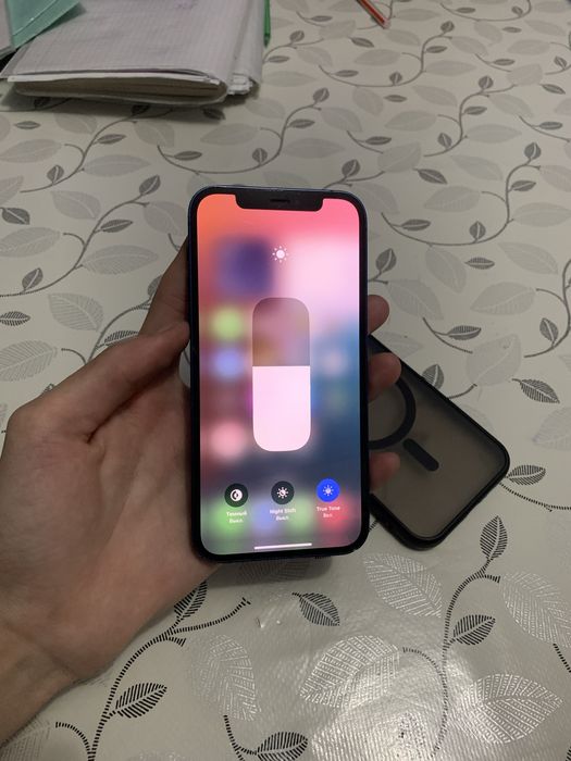 Продам Айфон 12 128gb 75%