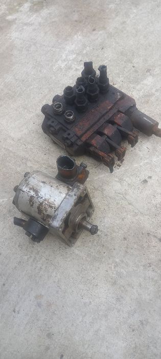 distribuitor hidraulic pompa hidraulica H12 tih
