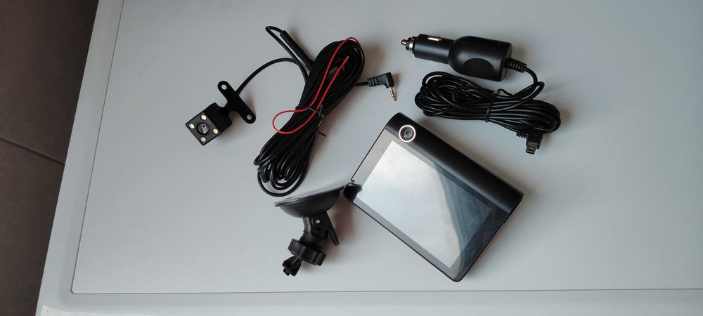 Видеорегистратор с три камери