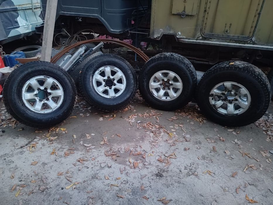 Продам зимние шины с дисками