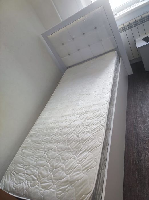 Кровать с матрасом  за 70000тг