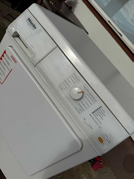 Сушилня Miele T233C