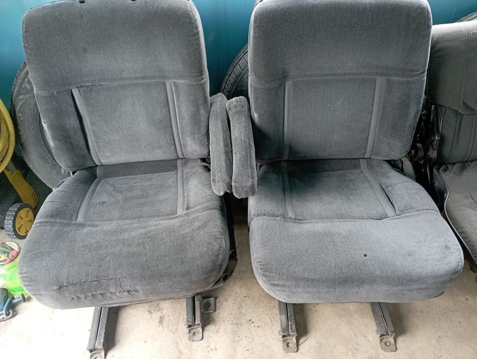 Сидение на микроавтобус.