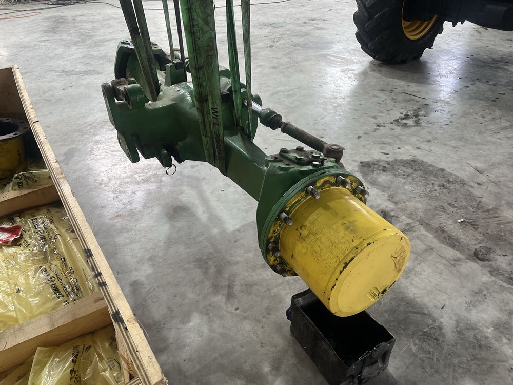 Dezmembrez axa john deere 6170M 6170R 6190R