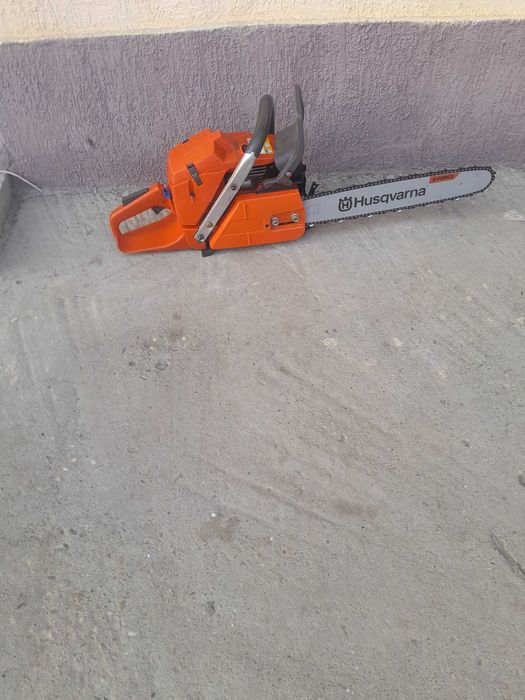Vând drujbă husqvarna 372xp