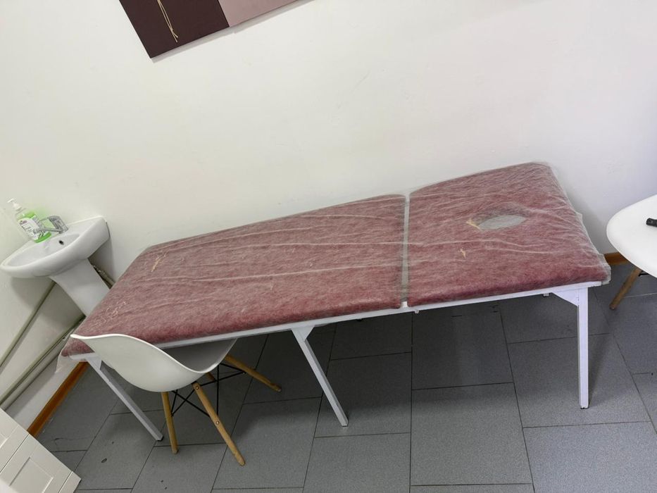 Крассная кушетка