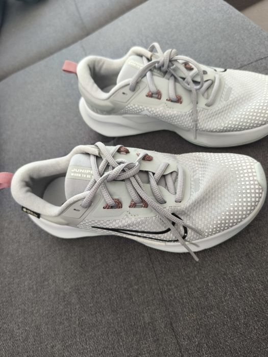 Маратонки NIKE 36,5
