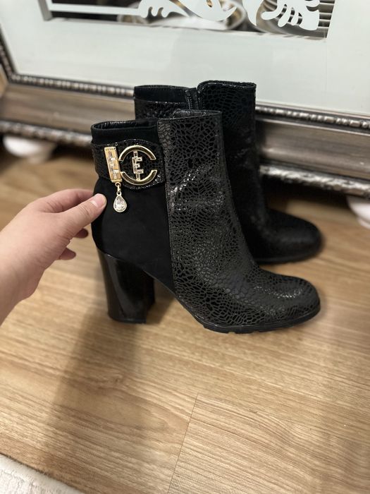 Продается деми Ботильоны