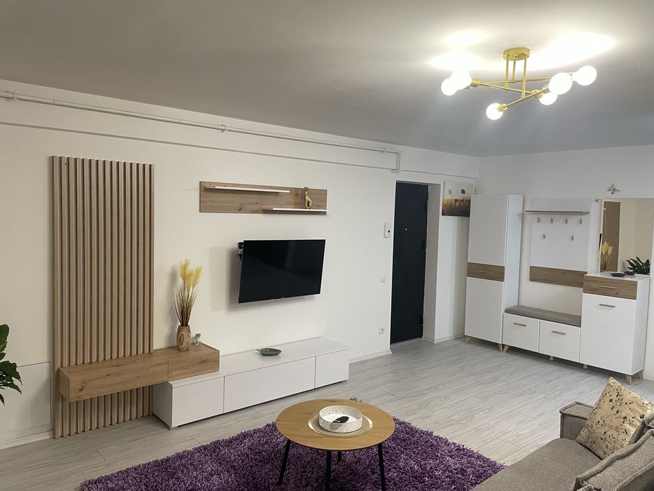 Inchiriez Apartament nou cu 2 camere mobilat si utilat cu parcare !